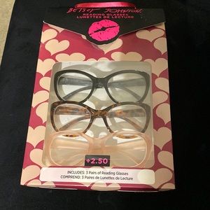 Betsey Johnson +2.50 Reading Glasses Red Leopard Black Snow Leopard